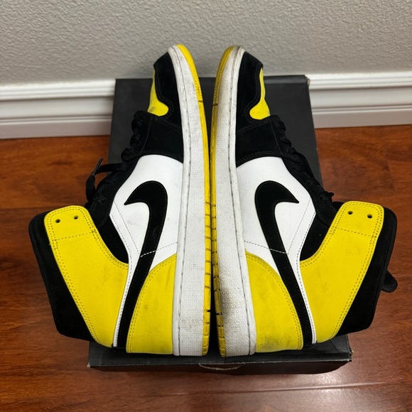 Jordan 1 Mid Yellow Toe Black Size 10.5 - Picture 5 of 8